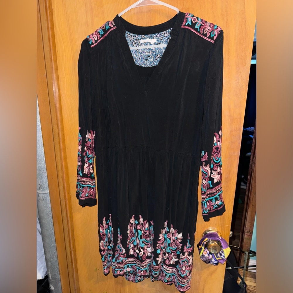 Large Anthropologie Avery Dress *read full description*